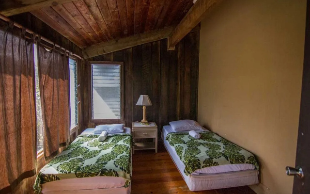 Backpackers Vacation Inn and Plantation Village