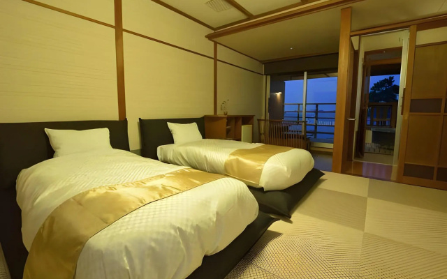 Toba Seaside Hotel