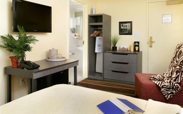 Hotel 140