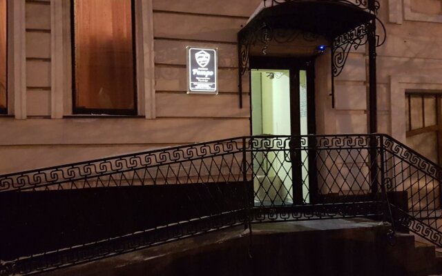 Гостиница Hostel RETRO в Казани 3 отзыва об отеле, цены и фото номеров - забронировать гостиницу Hostel RETRO онлайн Казань вид на фасад