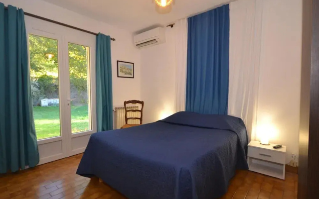 Villa With Swimming Pool Within the Luberon