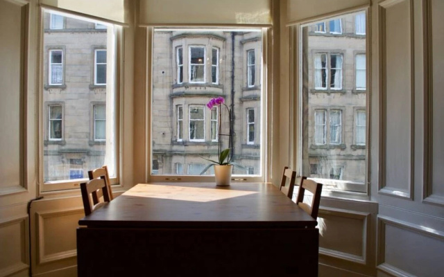 1 Bedroom Stockbridge Apartment