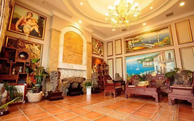 Mingyue Qingchi Hot Spring Hotel