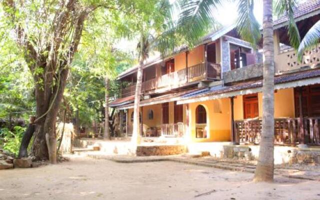 Отель Gem River Edge - Eco home and Safari вид на фасад