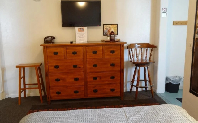 Itty Bitty Inn