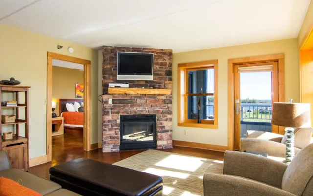 East Bay Suites