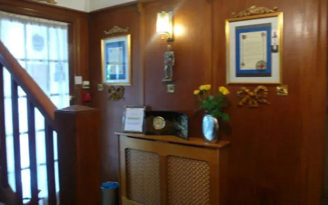 Sandilands House