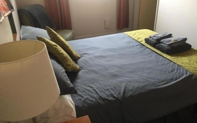 Tuatara Lodge - Hostel