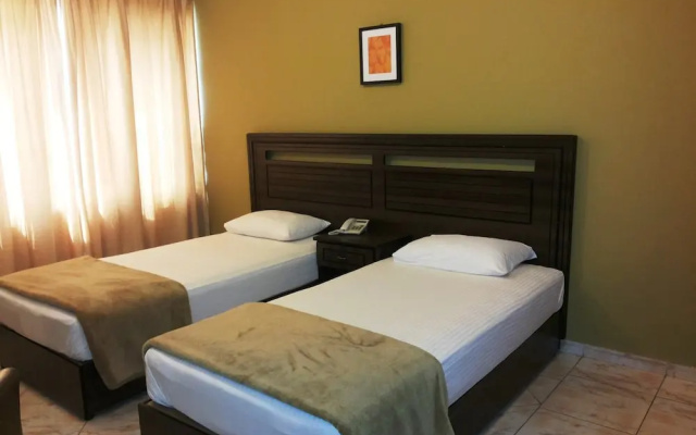 Al Amwaj Hotel