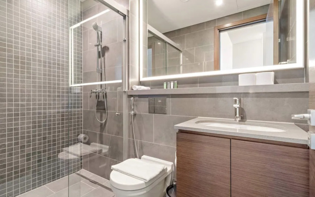 Spacious 2BR in The Crest With Pool and gym