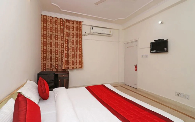 OYO 11452 Golden Castle Lodge