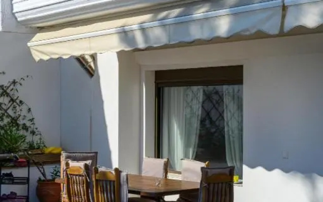 5 meters from the beach