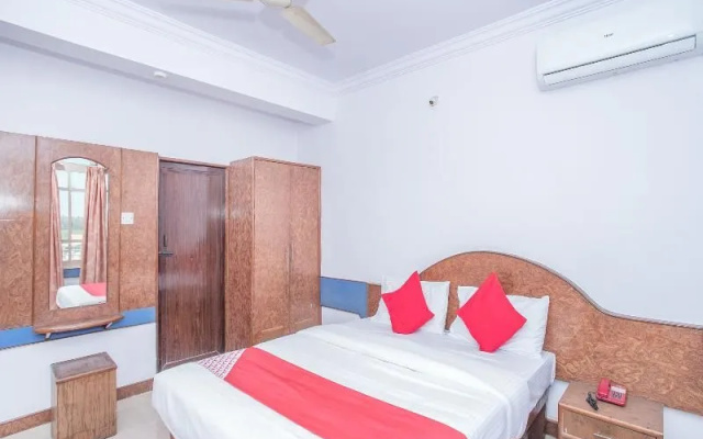OYO 10885 Hotel Keerthana International