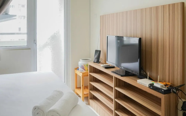 Cozy Studio Green Pramuka Apartment next to Mall