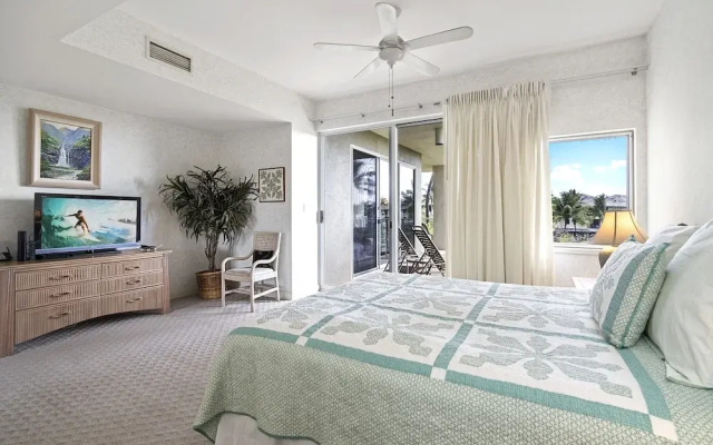 Vista Waikoloa B-206 2 Bedroom Condo by RedAwning