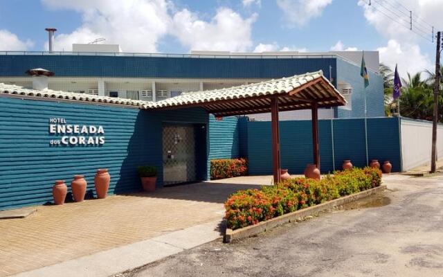 Hotel Enseada dos Corais вид на фасад