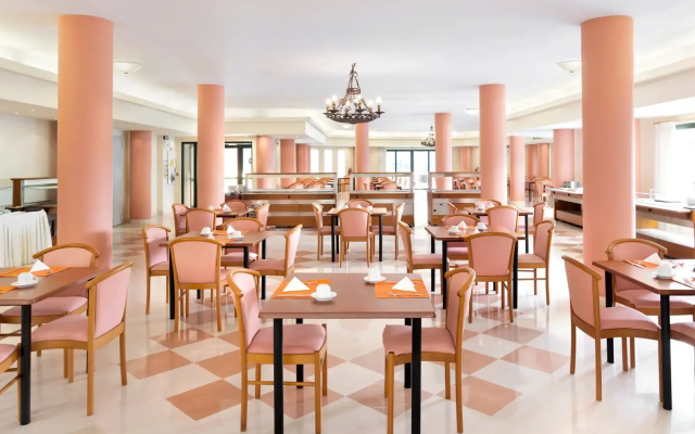 Century Resort Apartments