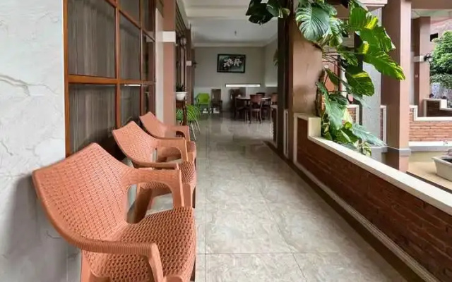 Urbanview Syariah Hotel Kanigara Batu