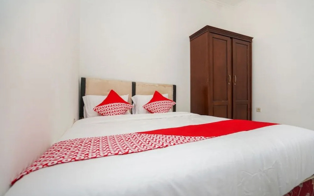 OYO 1281 Home Stay 83