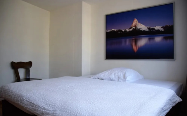 Hotel T8