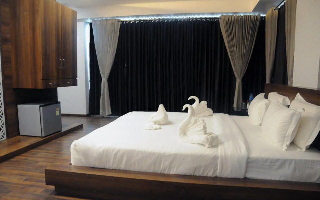 Hotel 3 Leaves Kolhapur