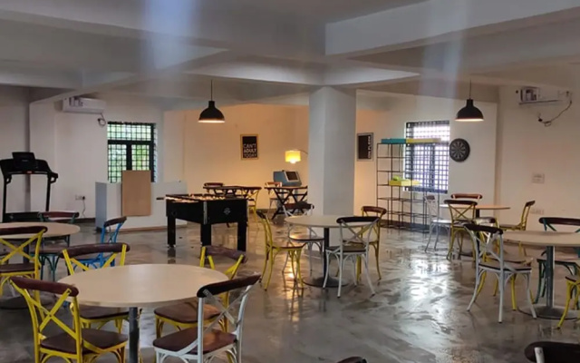 Abuzz Oxfordcaps Rohini - Hostel