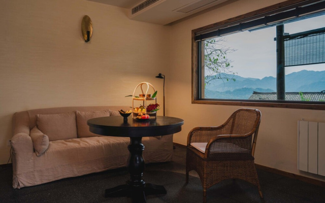 Emeishan XiaoshanQing Luxury Resort