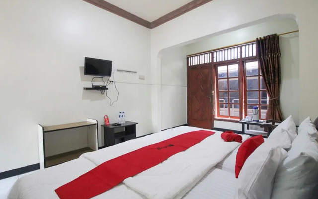 RedDoorz near Sarangan Lake