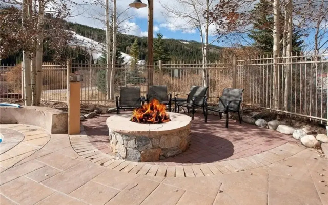 2294 Red Hawk 1 Bedroom Condo by Redawning