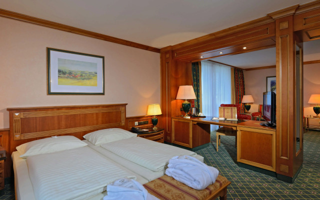 The Monarch Hotel