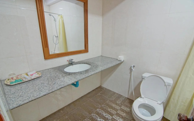 E-Outfitting Golden Country Hotel