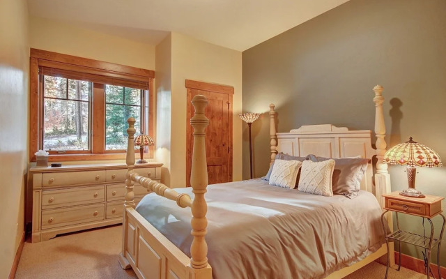 Shock Hill Escape 4 Bedroom Home