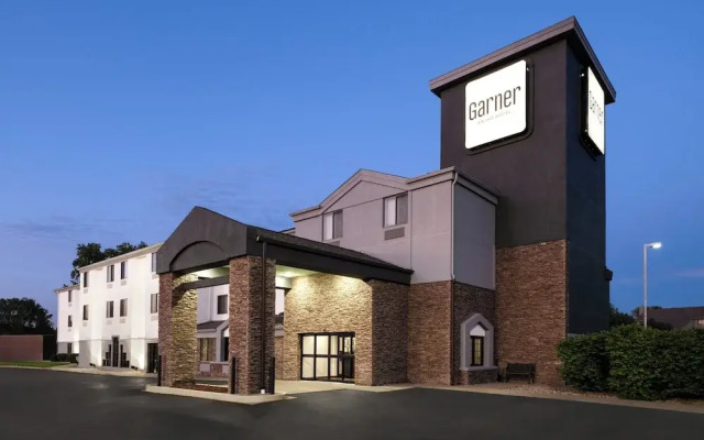Garner Hotel Topeka West