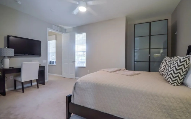 The Loft Deluxe 2 Bedroom Condo by Redawning