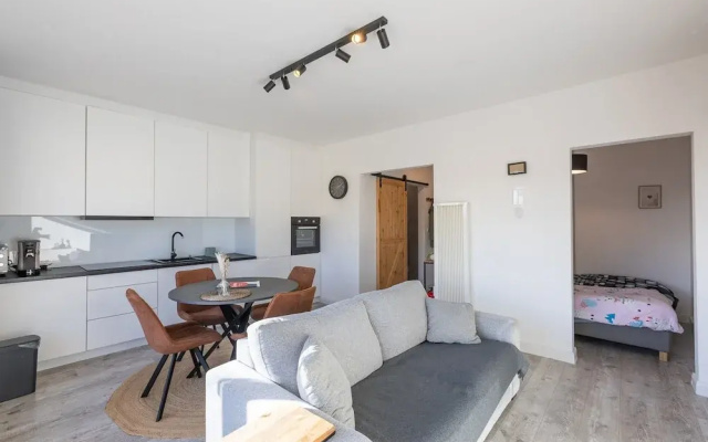 Modern Studio With Parking Space