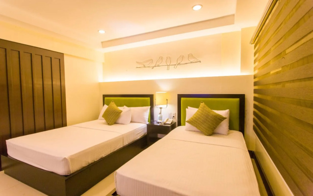 L Square Hotel