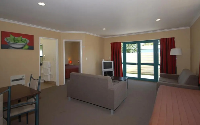Discovery Motor Lodge
