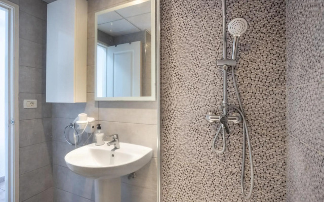 Matthew's Flat Los Cristianos by LoveTenerife