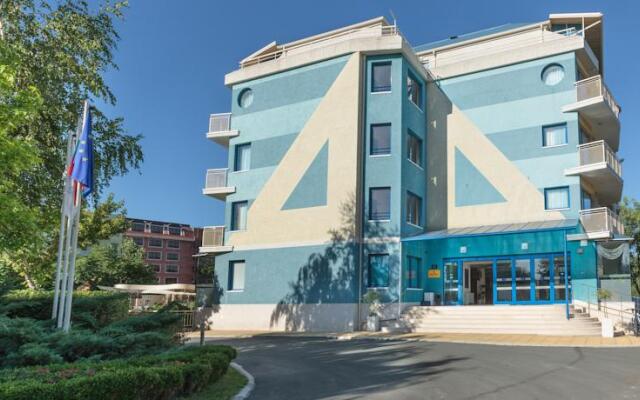 Aquamarine Hotel вид на фасад