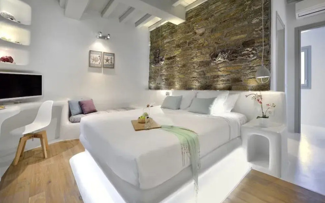Coastal Retreat With Wellness
