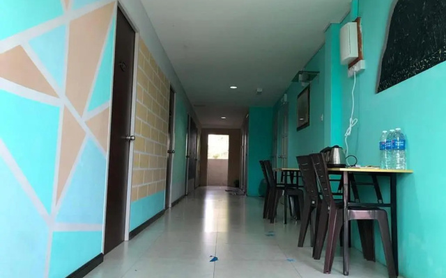 OYO HOME 90667 Chen Room Bs