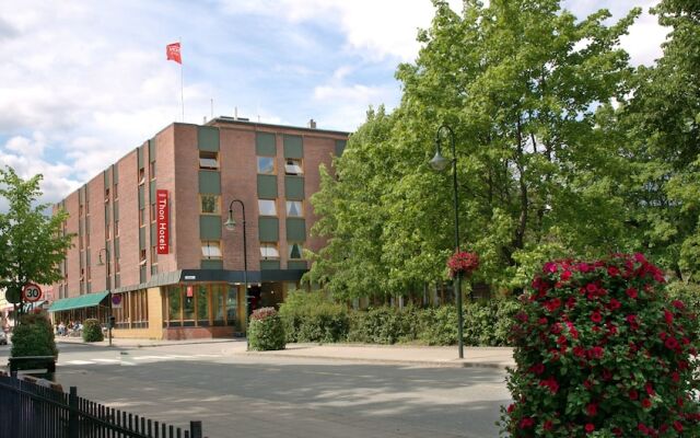 Thon Hotel Backlund вид на фасад