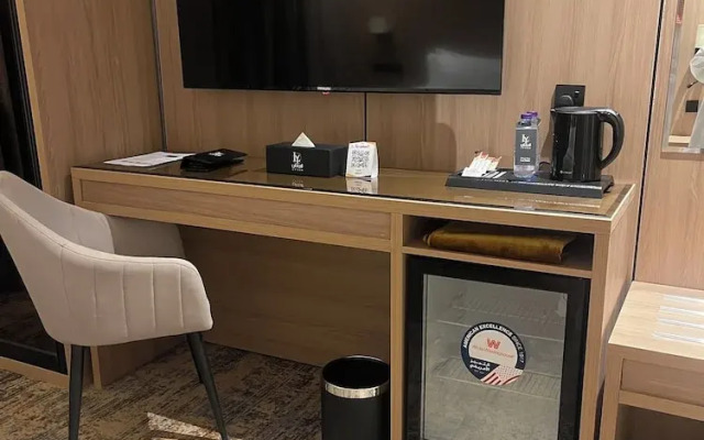 Lyvan Hotel