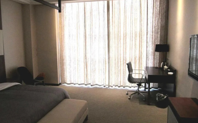 Yancheng Youth Club and Reading Hotel