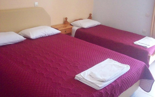 Ionis Hotel
