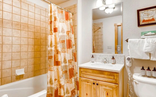 Seasons 1836 - 1 Br Condo