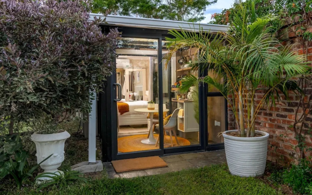 Kamuzi Exquisite Tiny Home Near Airport - 2217