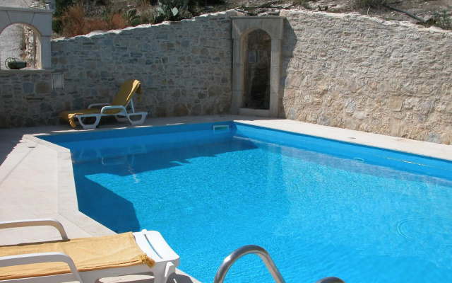 Villa in Crete With Private Pool & Views