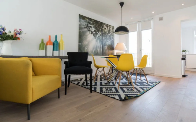 Ruby van Gogh Apartments