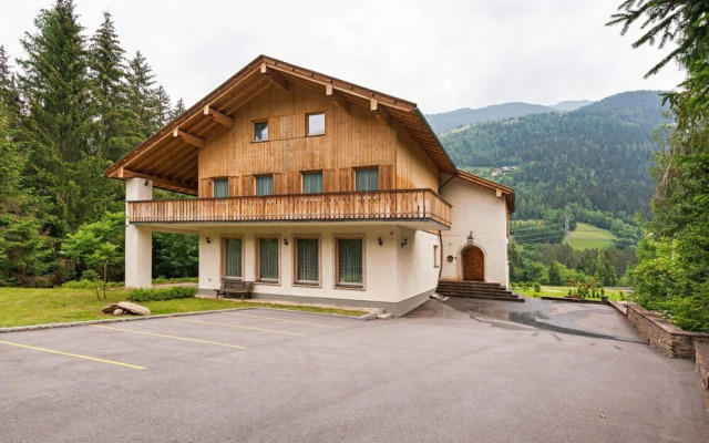 Wooden Holiday Home with Terrace in Rangersdorf
